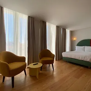 Serviced - Estrela Lisbon